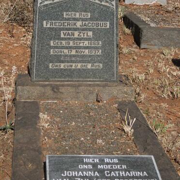 ZYL Frederik Jacobus, van 1869-1937 & Johanna Catharina PRETORIUS 1876-1919_1