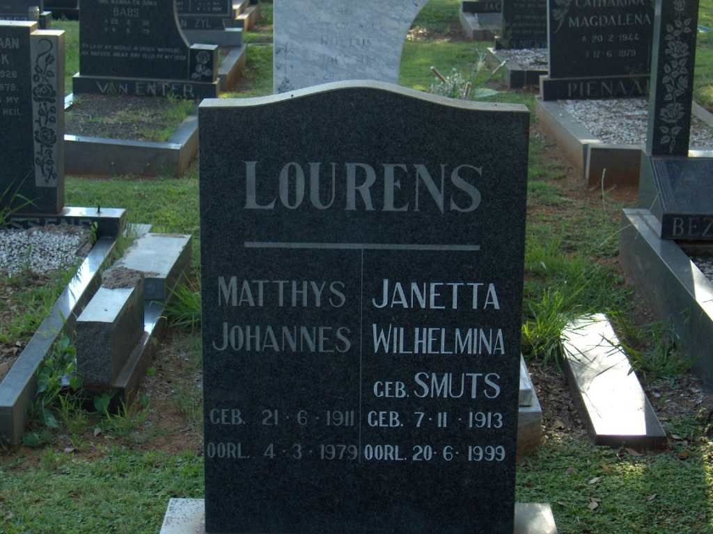 LOURENS Matthys Johannes 1911-1979 &amp; Janetta Wilhelmina SMUTS 1913-1999