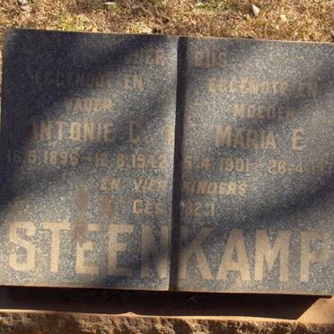 STEENKAMP Antona L. 1896-1942 &amp; Maria E. 1901-1971