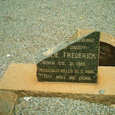 F - Vanne :: Surnames - F