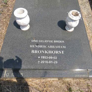 BRONKHORST Jan 1926-1997 & Mary OOSTHUIZEN 1931-2008 :: BRONKHORST Hendrik Abraham 1953-2016_2