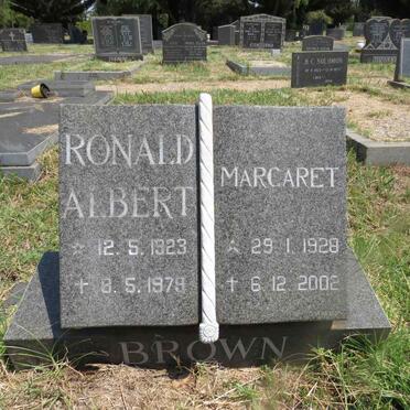BROWN Ronald Albert 1923-1979 & Margaret 1928-2002