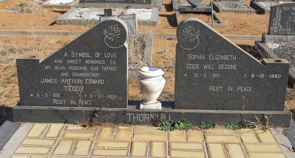 THORNHILL James Arthur Edward 1902-1969 &amp; Sophia Elizabeth 1903-1980