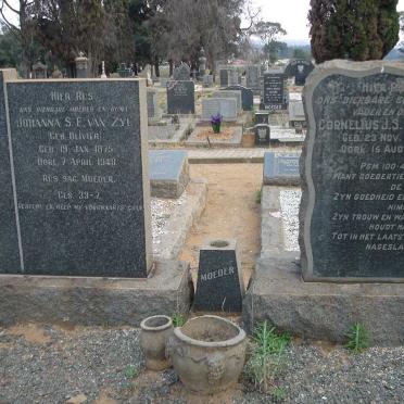 ZYL Cornelius J.S., van 1873-1944 &amp; Johanna S.E. OLIVIER 1875-1948