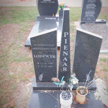 PIENAAR Lodewyk 1948-2004