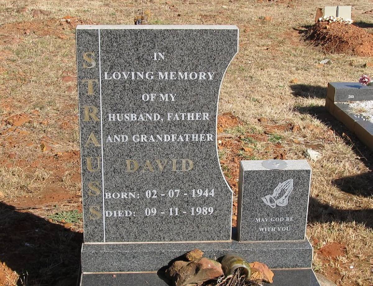 STRAUSS David 1944-1989