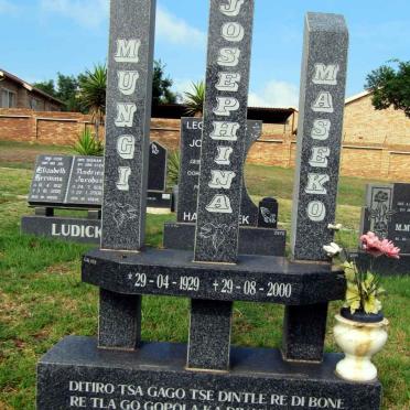 MASEKO Mungi Josephina 1929-2000