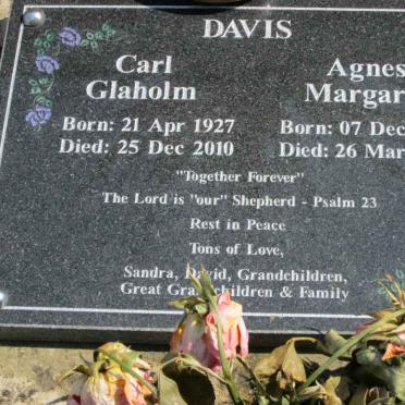 DAVIS Carl Glaholm 1927-2010 &amp; Agnes Margaret 1934-2008
