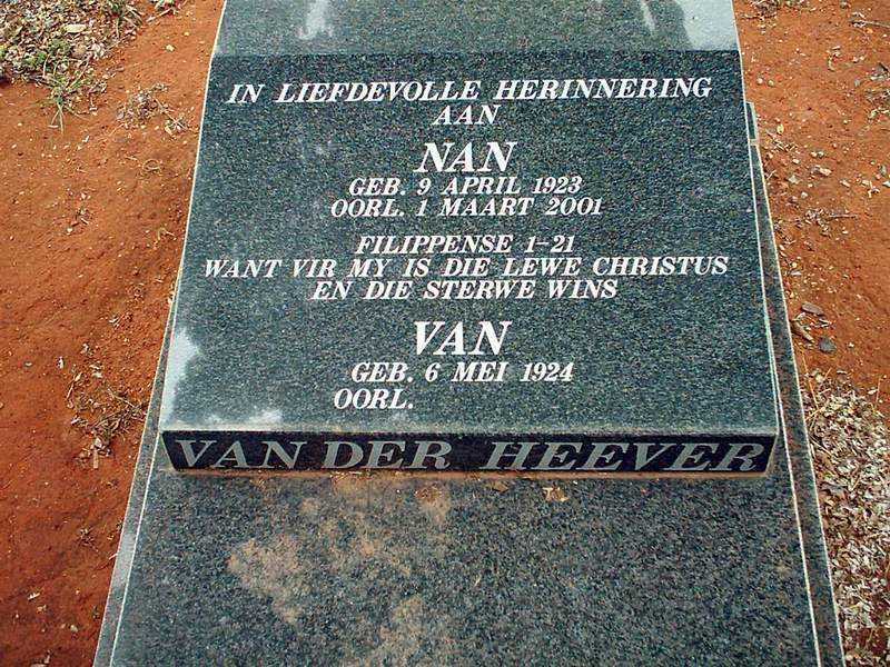 HEEVER Van, van der 1924-   &amp;  Nan 1923-2001