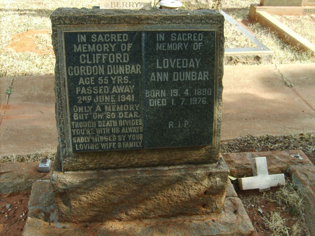 DUNBAR Clifford Gordon -1941 &amp; Ann LOVEDAY 1890-1976