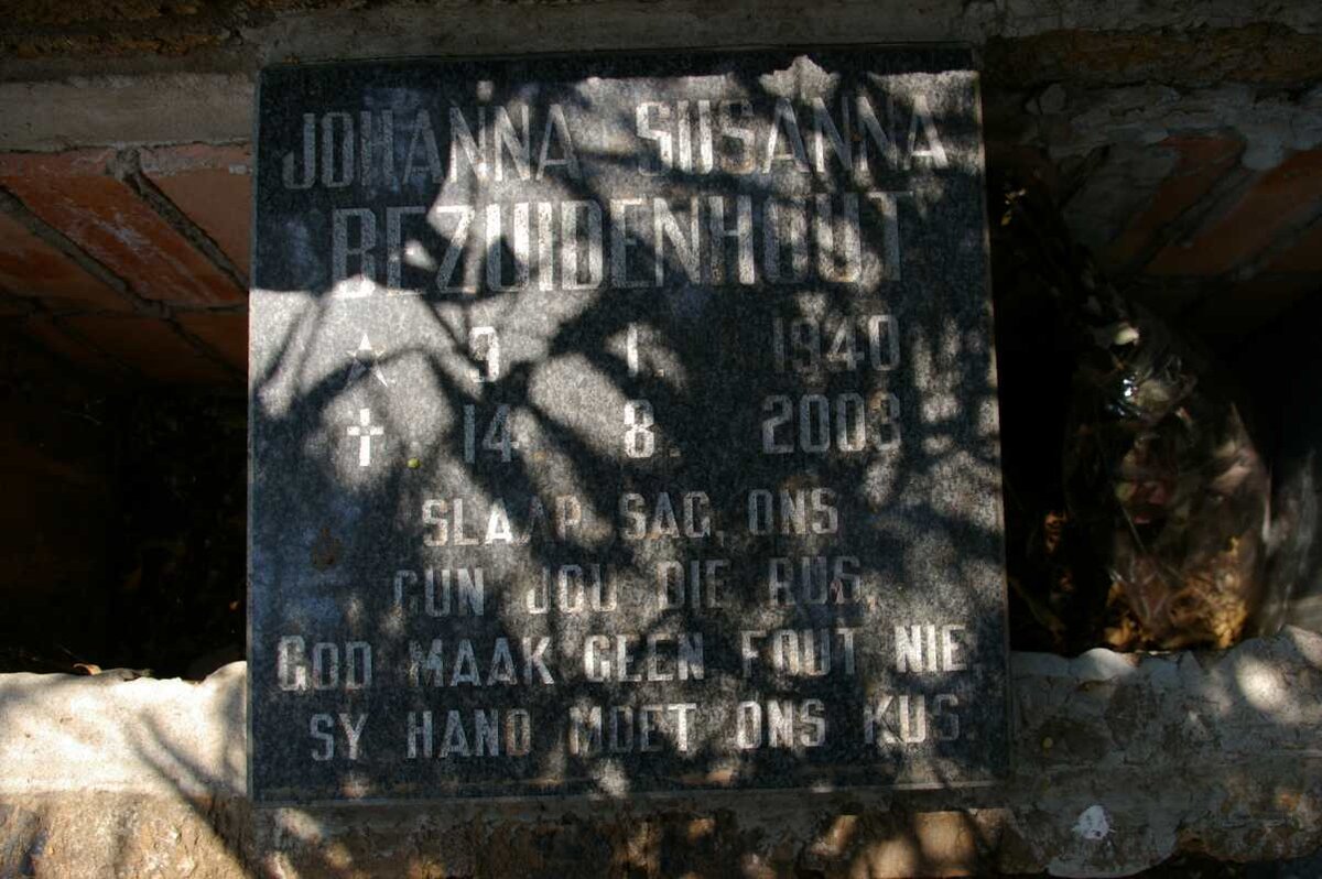 BEZUIDENHOUT Johanna Susanna 1940-2003