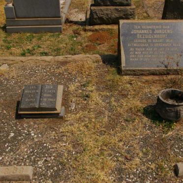 BEZUIDENHOUT Johannes Jurgens 1876-1936 &amp; ? 1875-1968