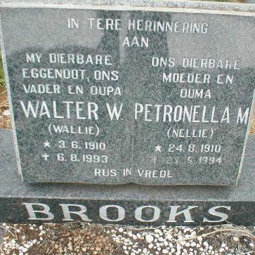 BROOKS Walter W. 1910-1993 &amp; Petronella M. 1910-1994