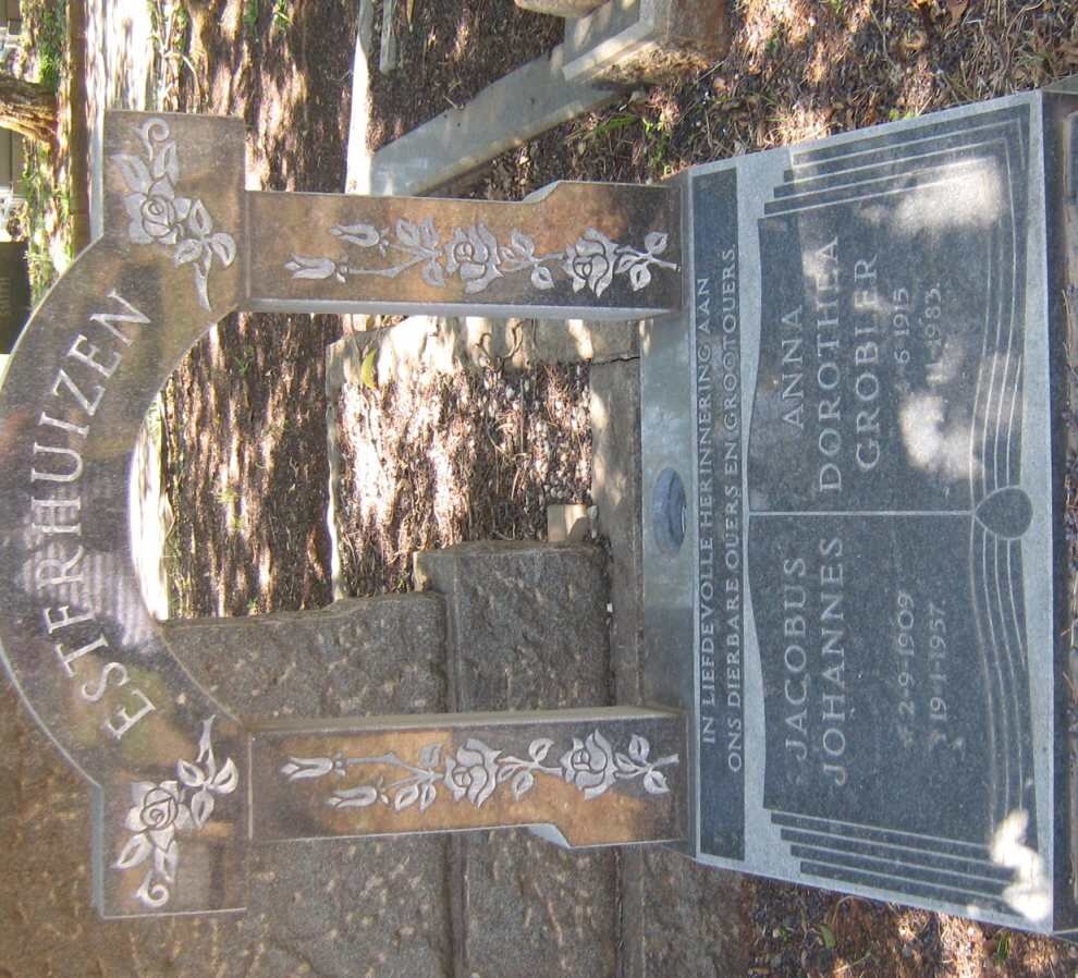 ESTERHUIZEN Jacobus Johannes 1909-1957 &amp; Anna Dorothea GROBLR 1915-1983
