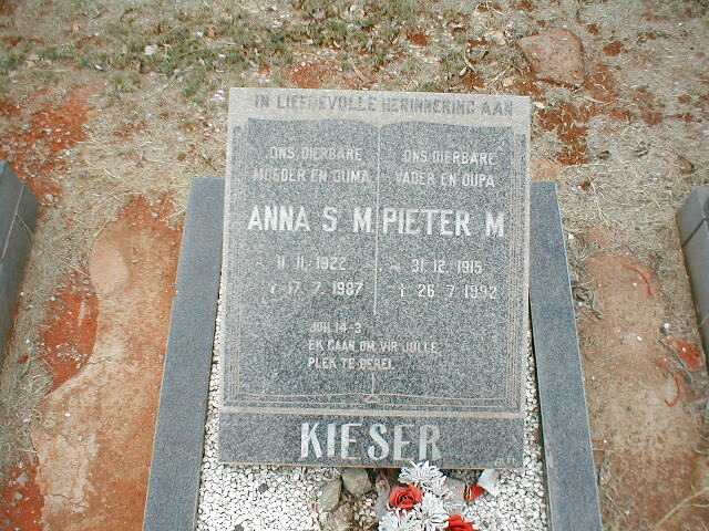 KIESER Pieter M. 1915-1992 &amp; Anna S.M. 1922-1987