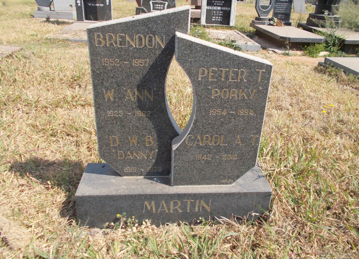 MARTIN D.W.B. 1915-1978 :: MARTIN W. Ann 1923-1962 :: MARTIN Carol A.T.1942-2010