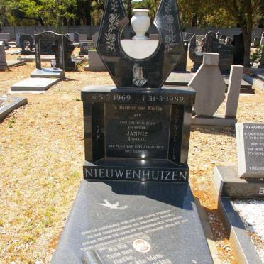 NIEUWENHUIZEN Jannie 1969-1989