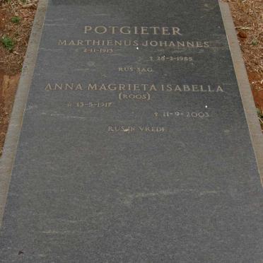 POTGIETER Marthienus Johannes 1913-1985 &amp; Anna Margarieta Isabella ROOS 1917-2003