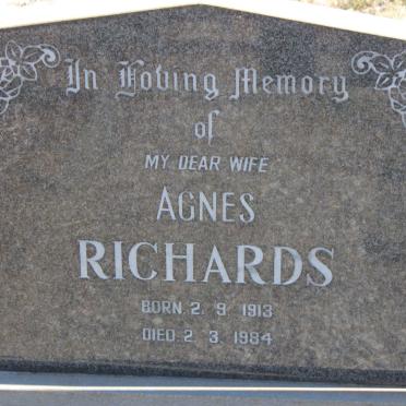 RICHARDS Agnes 1913-1984