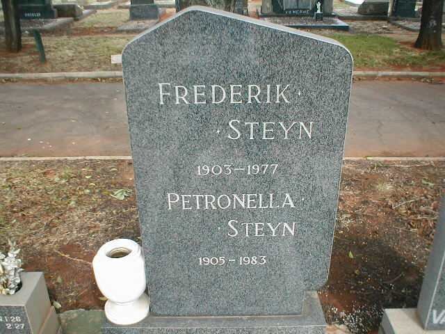 STEYN Frederik 1903-1977 &amp; Petronella 1905-1983