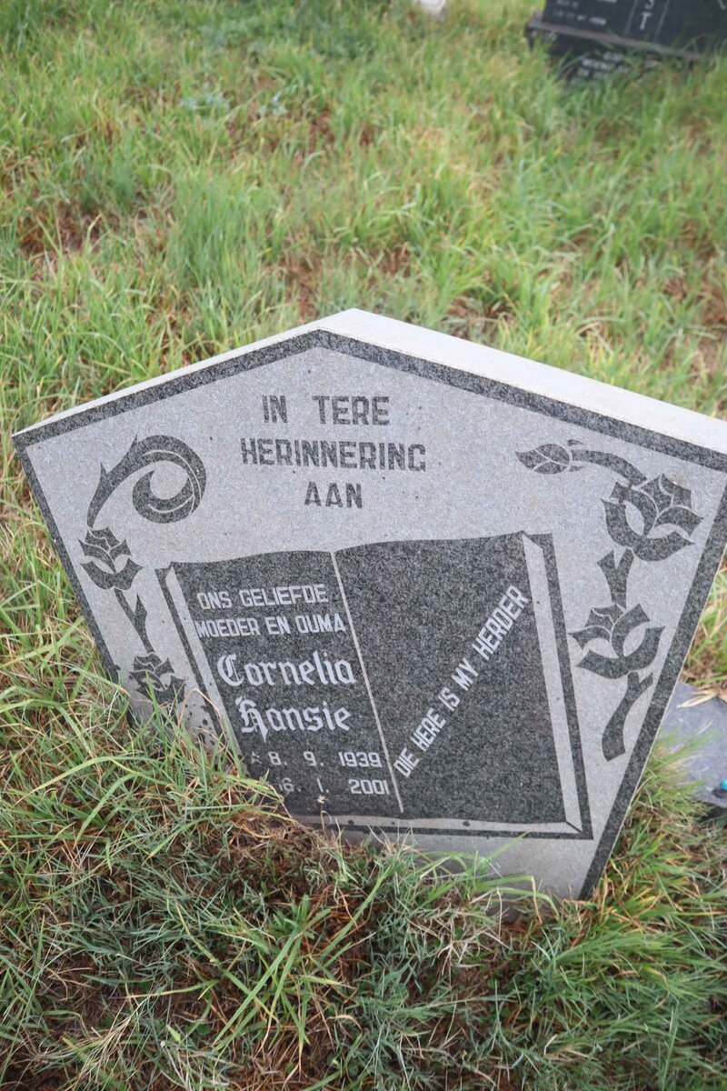 ? Cornelia Hansie 1939-2001