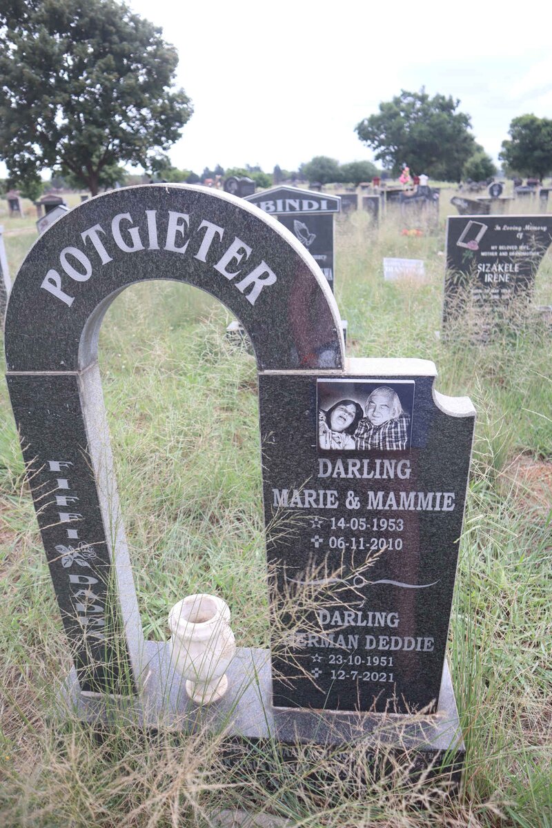 POTGIETER Herman 1951-2021 & Maria 1953-2010