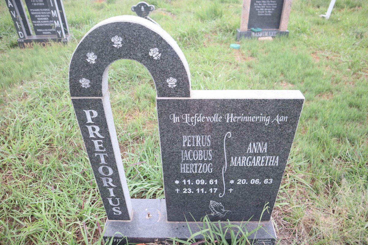 PRETORIUS Petrus Jacobus Hertzog 1961-2017 & Anna Margaretha 1963-
