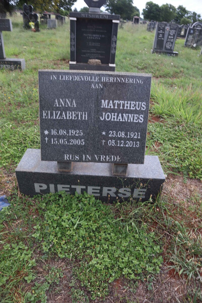 PIETERSE Mattheus Johannes 1921-2013 & Anna Elizabeth 1925-2005