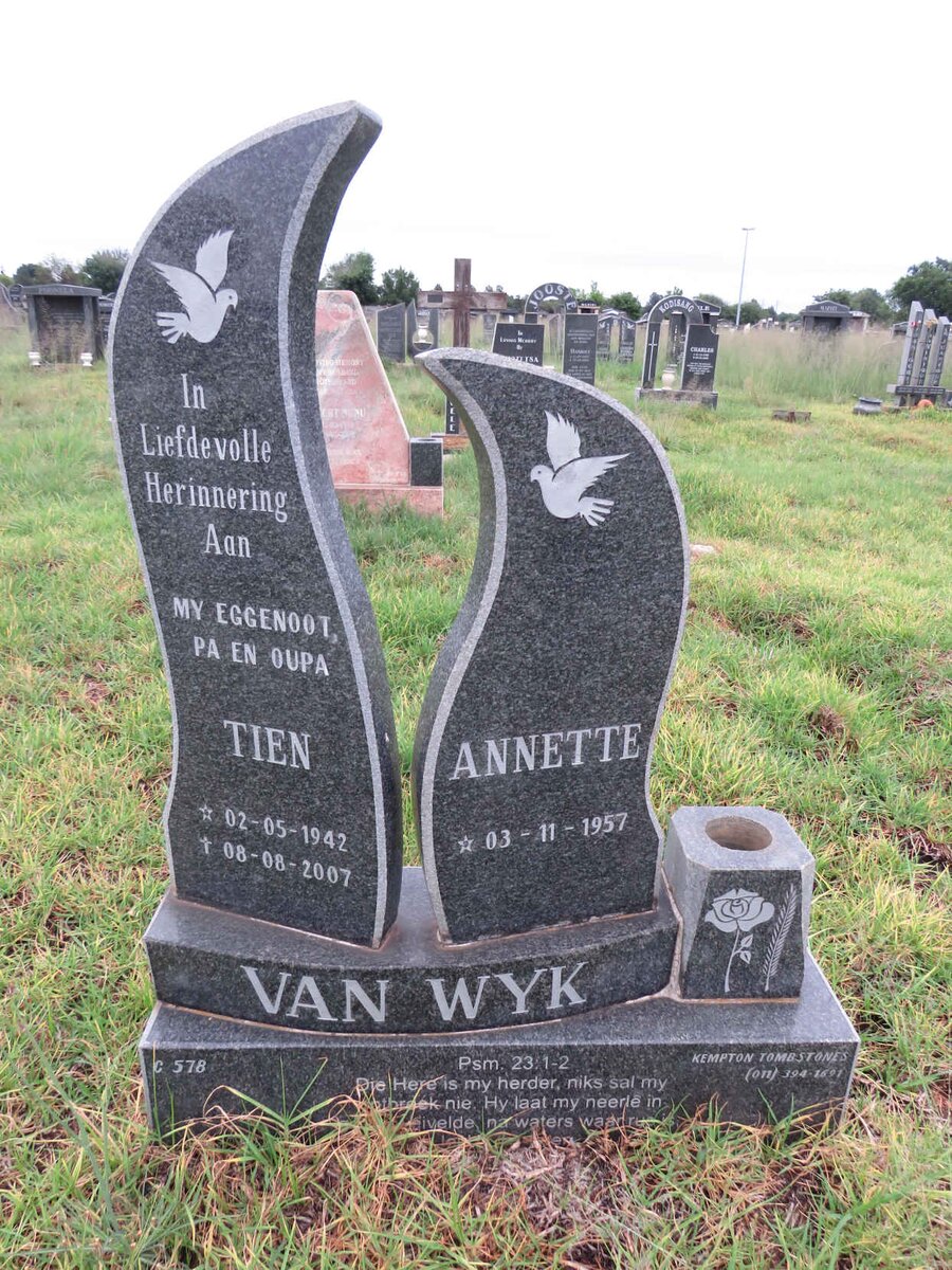 WYK Tien, van 1942-2007 & Annette 1957-