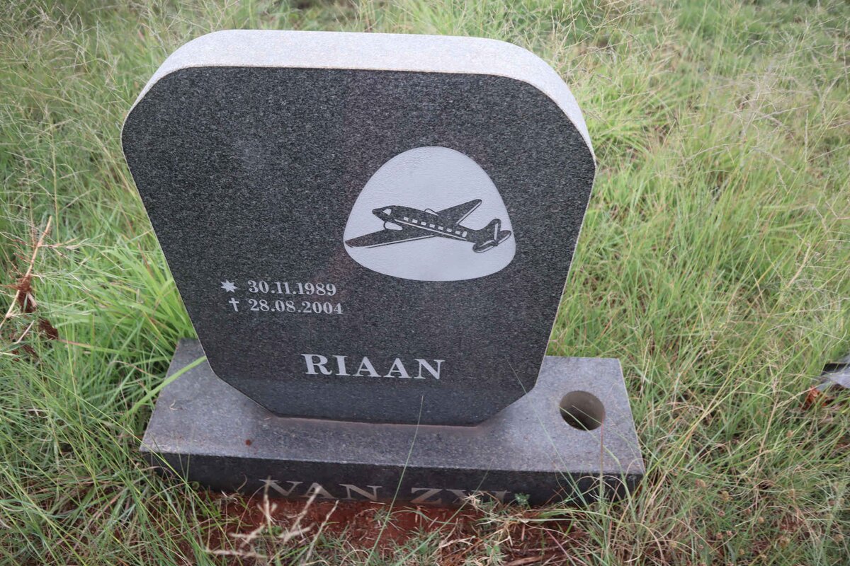 ZYL Riaan, van 1989-2004