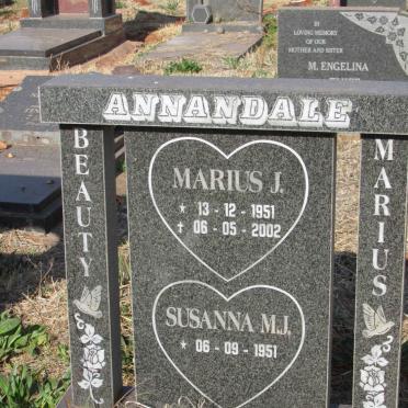 ANNANDALE Marius J. 1951-2002 & Susanna M.J 1951-
