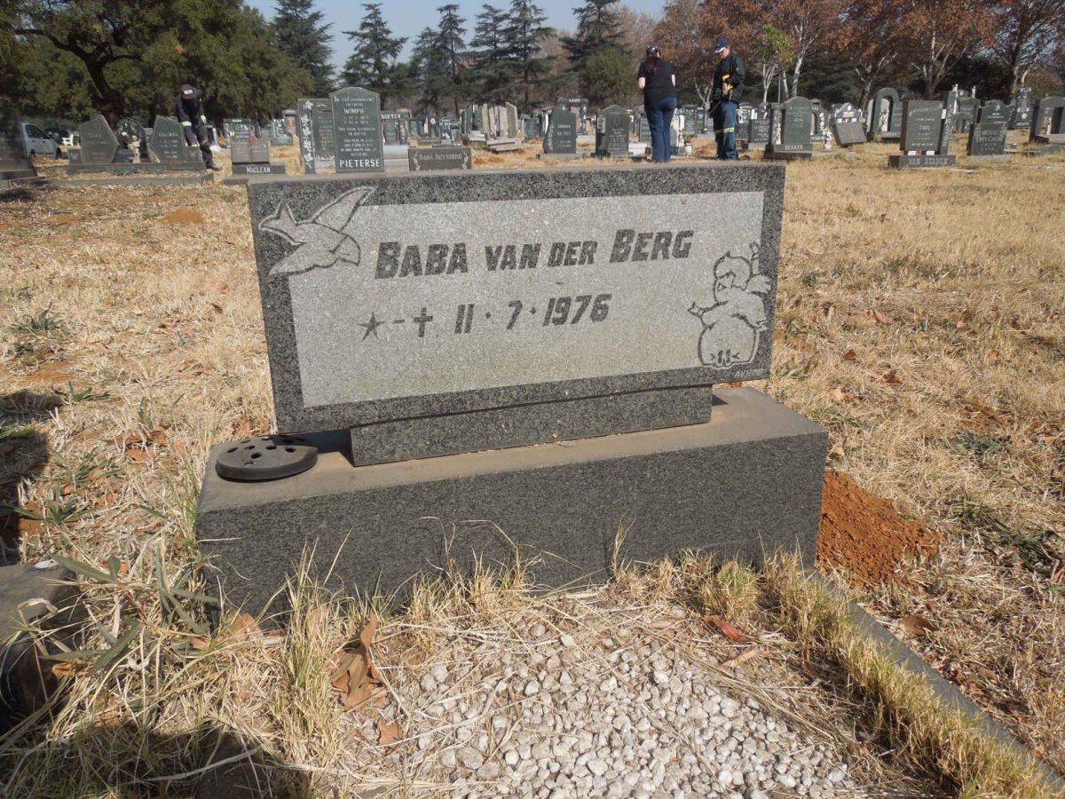 BERG, van der 1976-1976