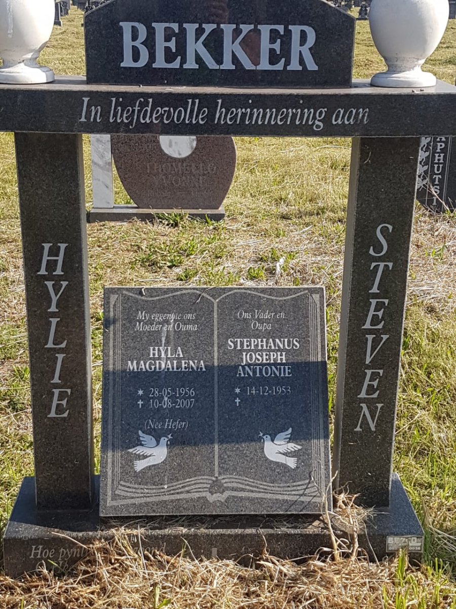 BEKKER Stephanus Joseph Antonie 1953- &amp; Hyla Magdalena 1956-2007