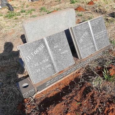 FOURIE J.F. 1938-1998 & Bettie 1936-2015