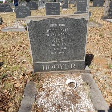 HOOYER Riek 1924-1966