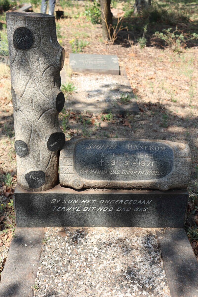 HANEKOM Stoffel 1948-1971