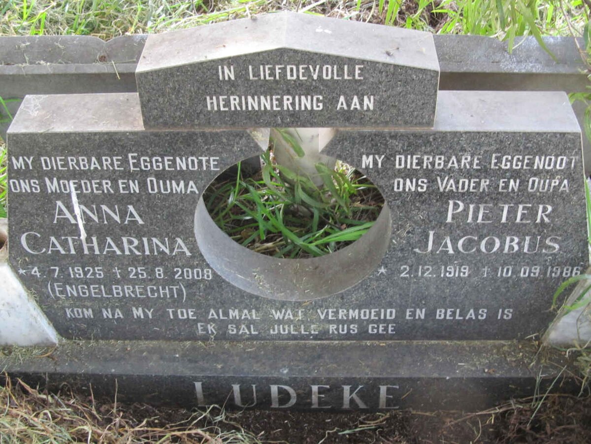 LUDEKE Pieter Jacobus 1919-1986 &amp; Anna Catharina ENGELBRECHT 1925-2008