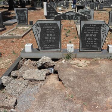 LINDE Pieter Frederik, v.d. 1911-  & Barend Christina 1921-1985