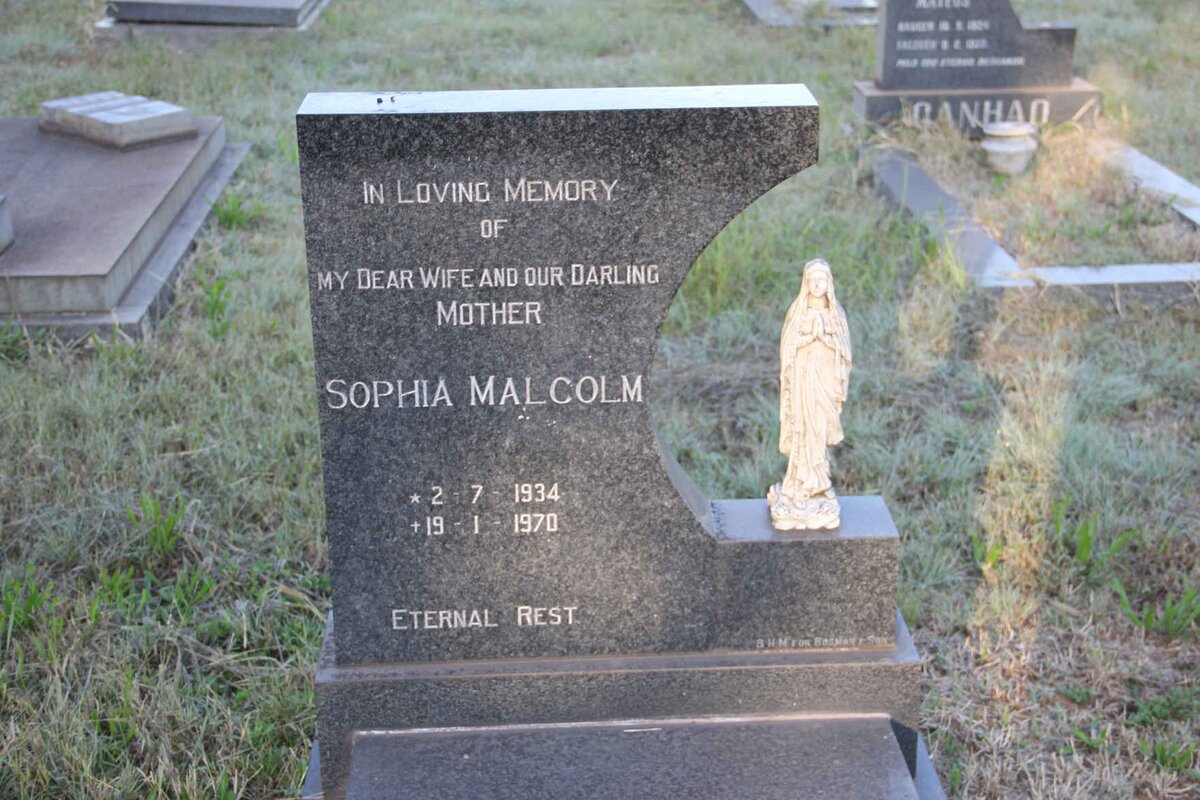 MALCOLM Sophia 1934-1970