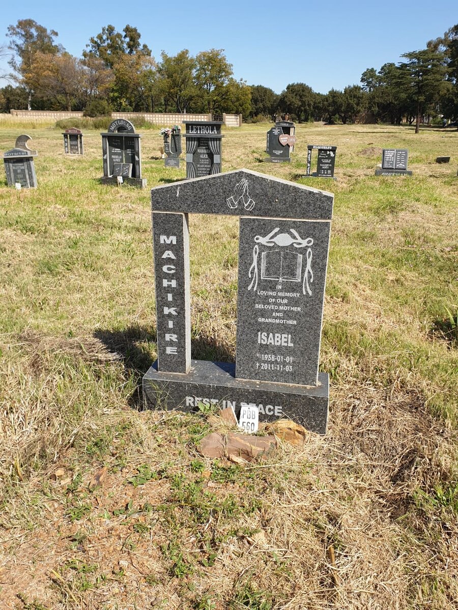 MACHIKIRE Isabel 1938-2011