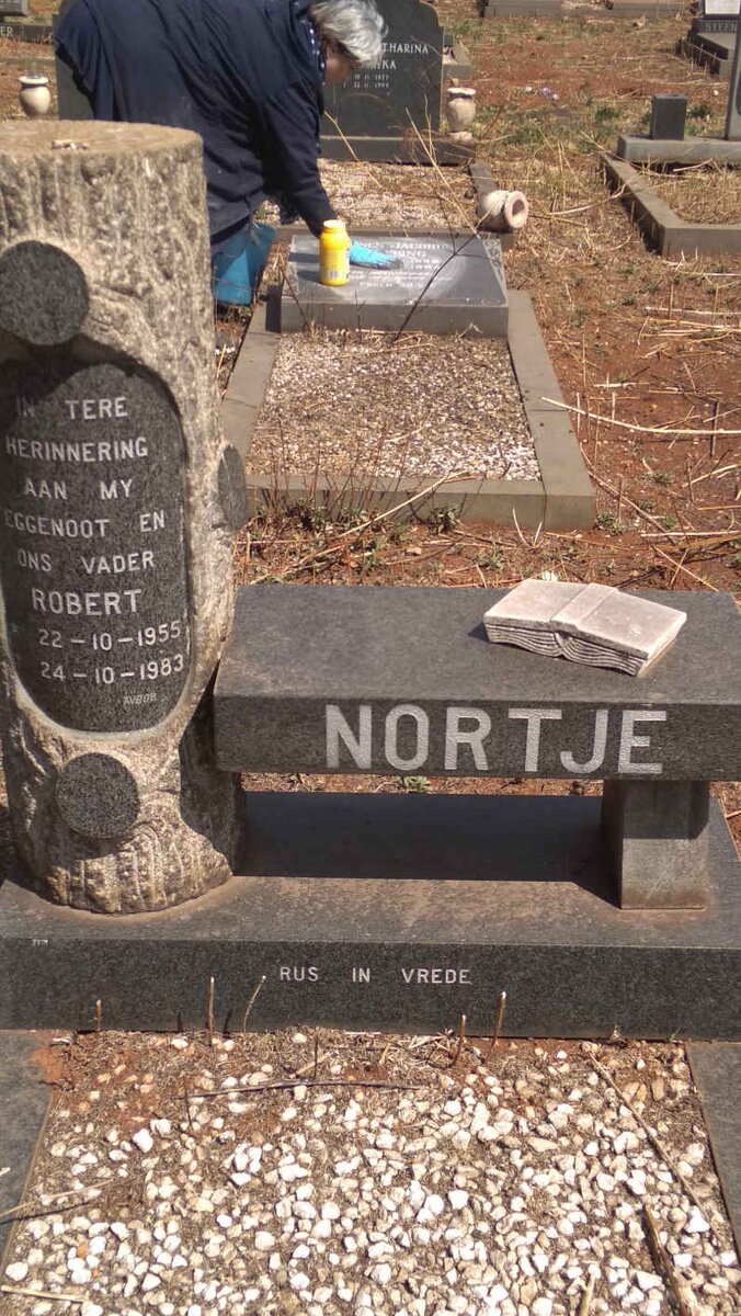 NORTJE Robert 1955-1983