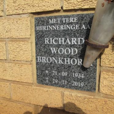 BRONKHORST Richard Wood 1934-2019