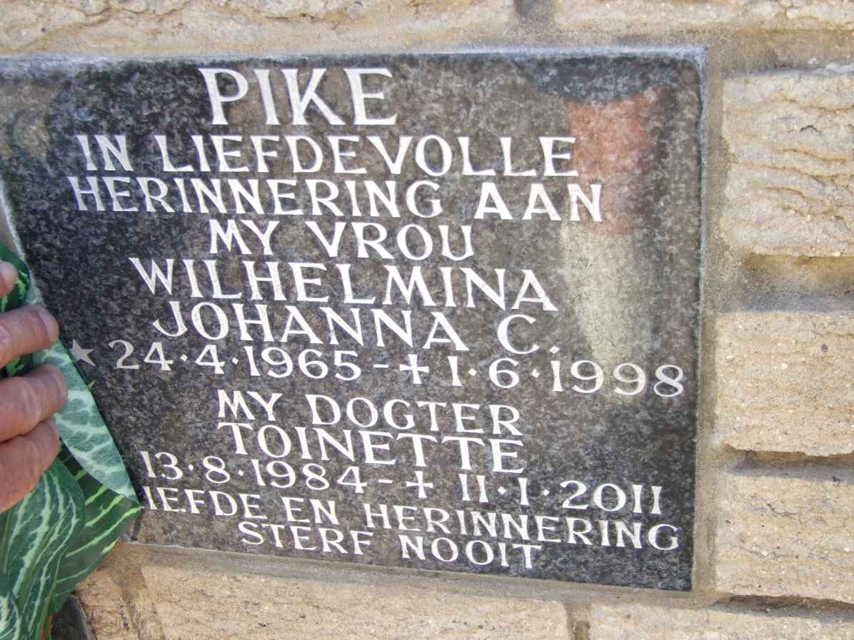 PIKE Wilhelmina Johanna C. 1965-1998 :: PIKE Toinette 1984-2011