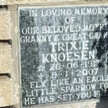 KNOESEN Trixie 1917-2007