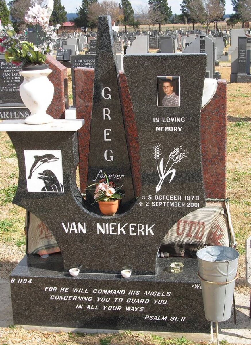 NIEKERK Greg, van 1978-2001