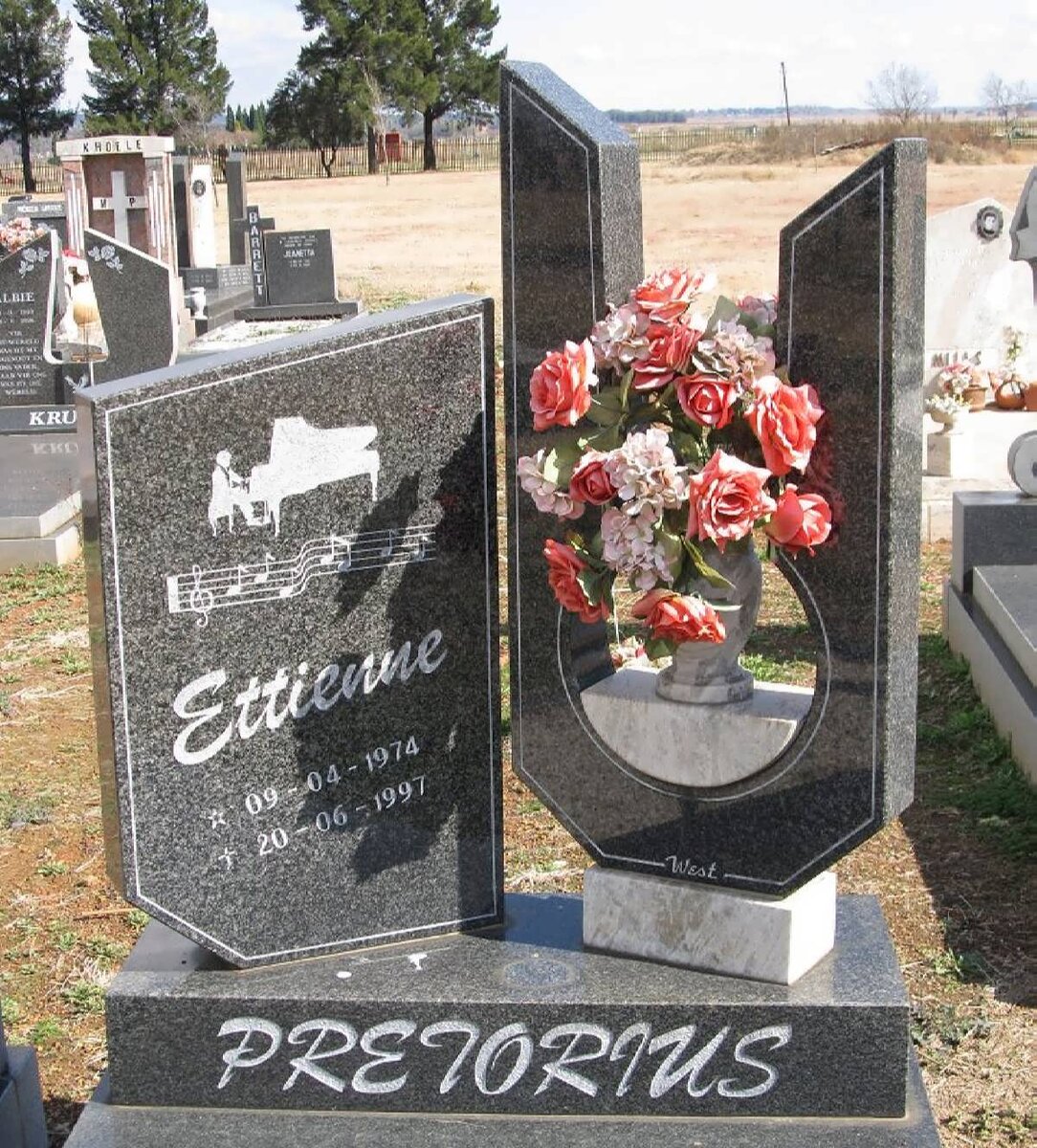 PRETORIUS Ettienne 1974-1997