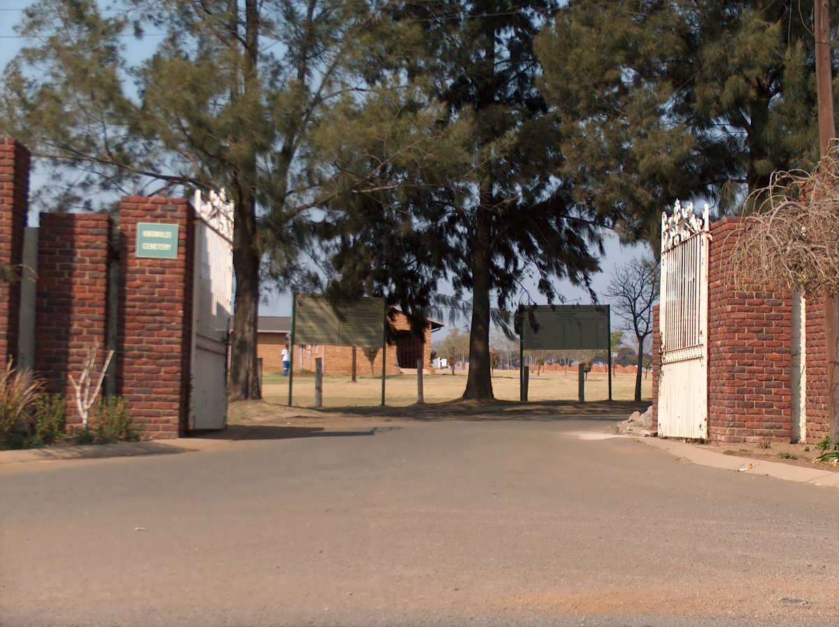 1. Entrance to Kromvlei cemetery