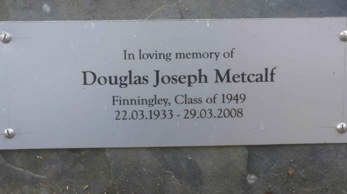 METCALF Douglas Joseph 1933-2008