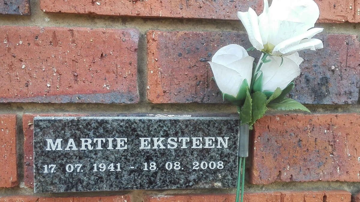 EKSTEEN Martie 1941-2008