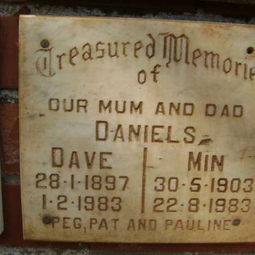 DANIELS Dave 1897-1983 &amp; Min 1903-1983